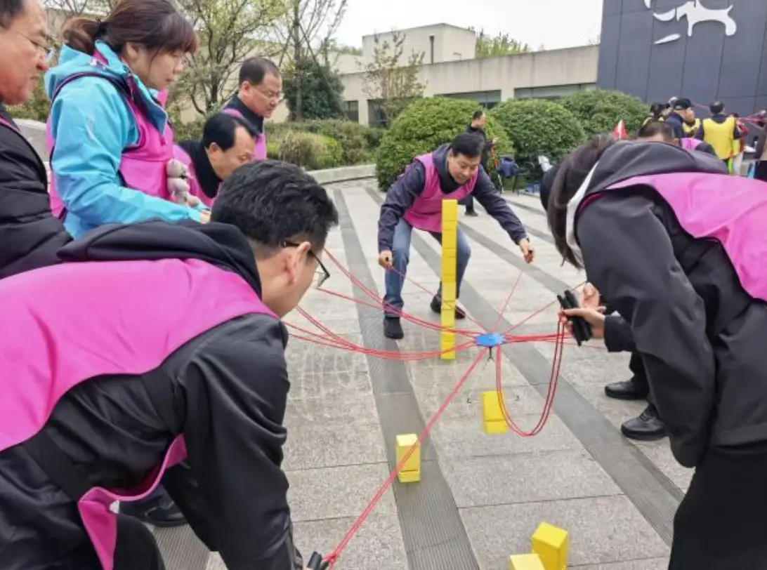 陕西省委党校学员一部成功组织2025年秋季学期进修班学员开展户外实践拓展训练
