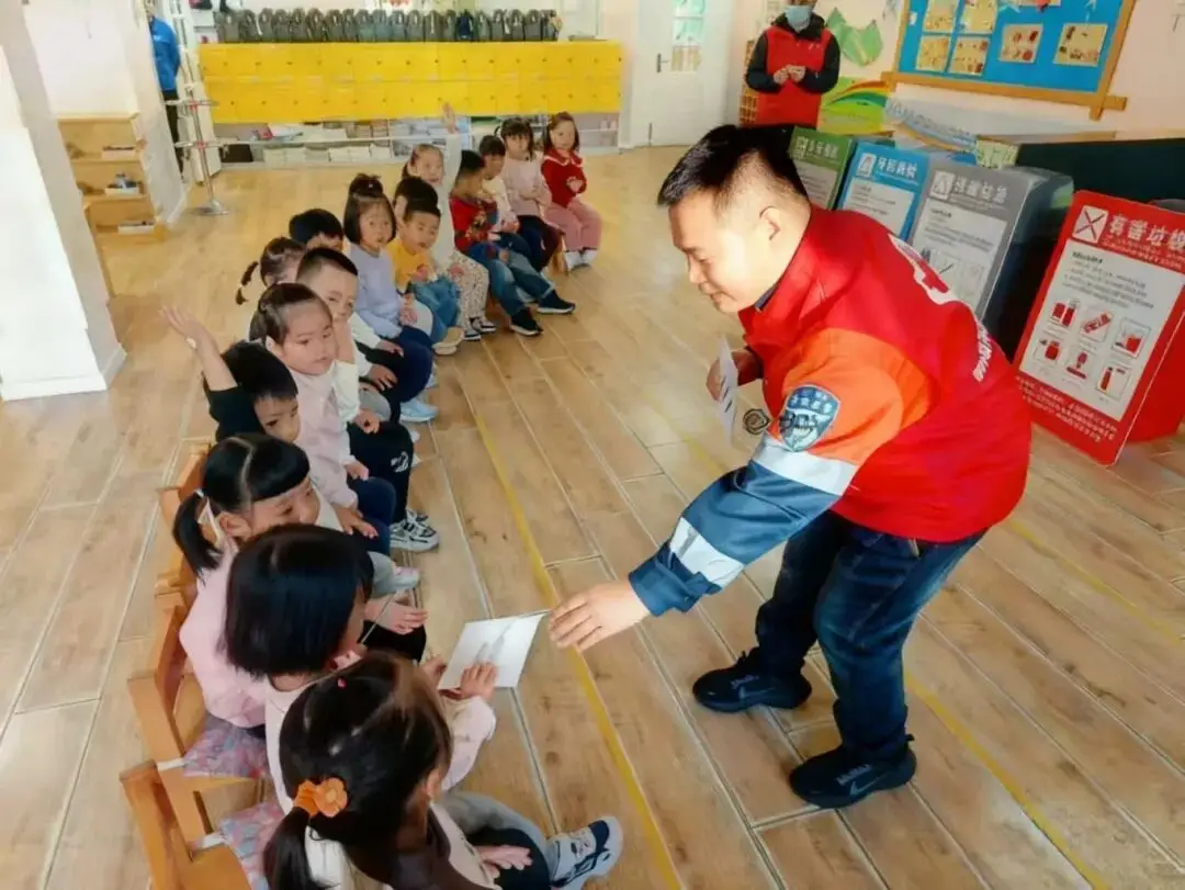 以志愿之名，护环境之美 —朝阳环境集团垃圾清运分公司开展垃圾分类宣传活动
