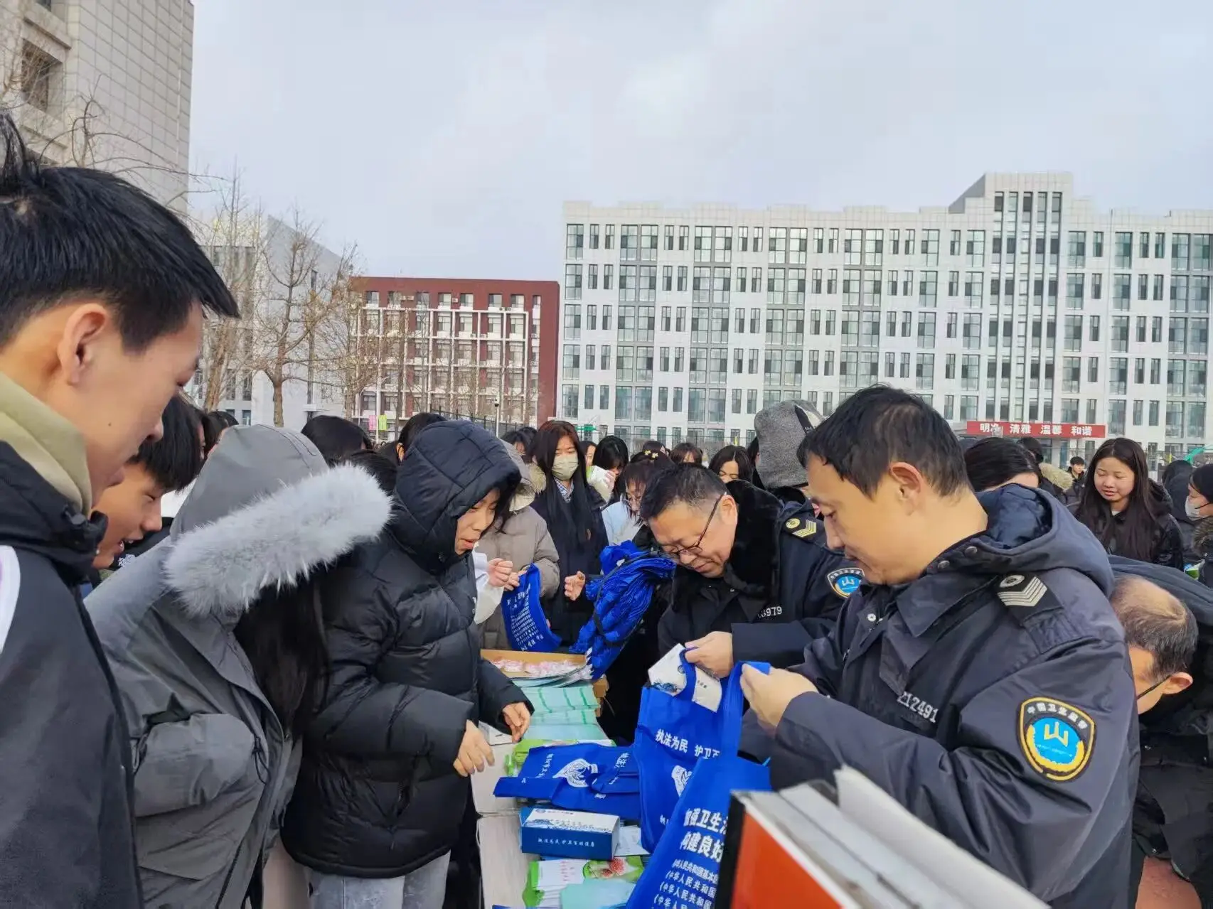 健康普法“零距离”  朝阳市疾病预防控制中心普法宣传进校园