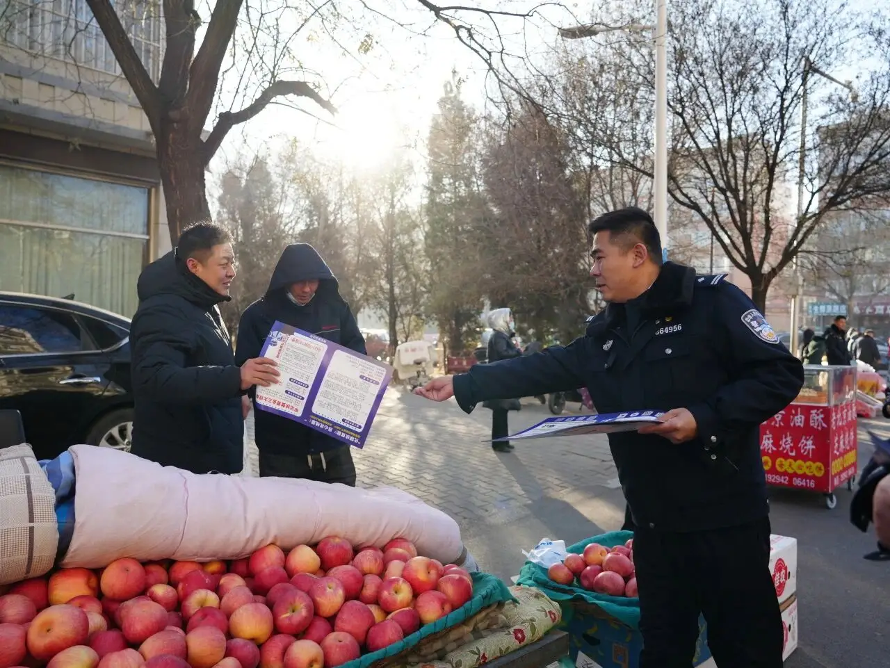 辽宁朝阳：反诈宣传“赶大集” 烟火气里话平安