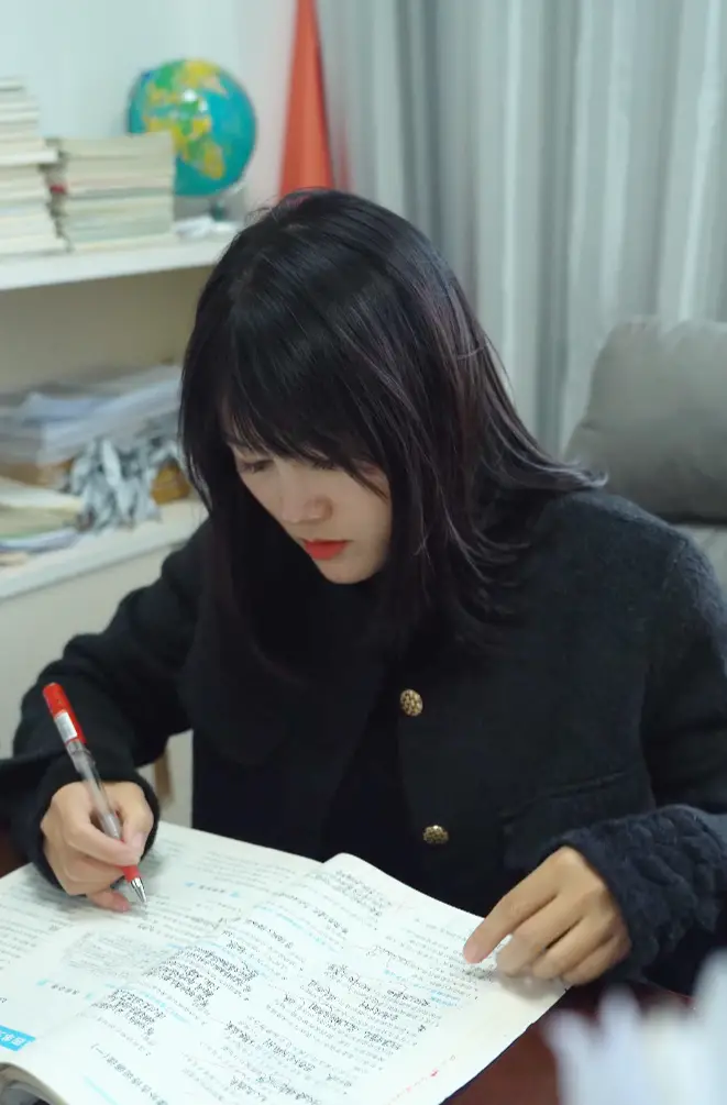 柯伟：讲台与烟火间的温柔守望