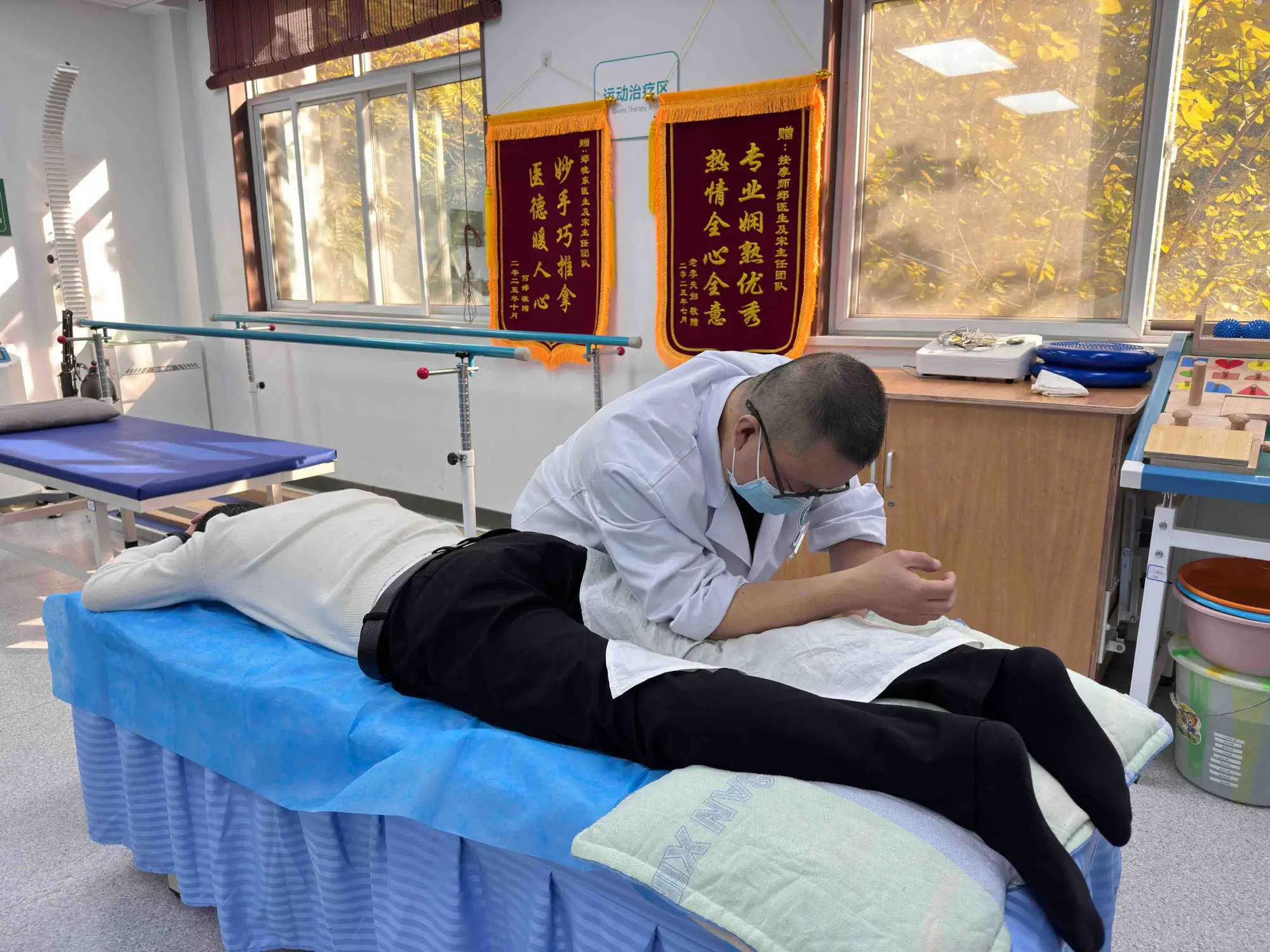 【西安2025年30项为民实事巡礼】
2025年西安30项为民实事交出暖心答卷
从坚实承诺到可知可感的幸福生活