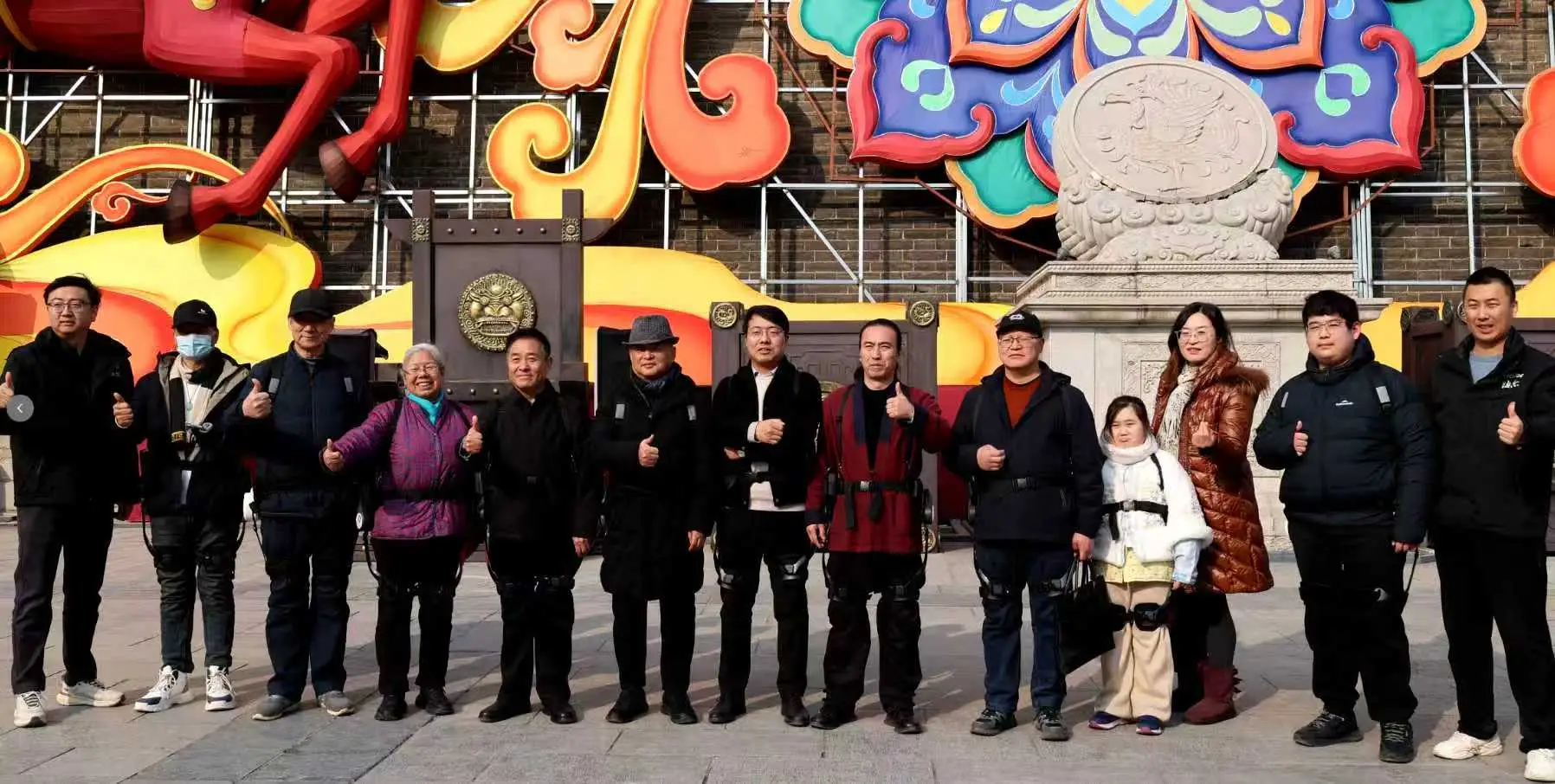 外骨骼启动！AI科技开启西安城墙游览新方式