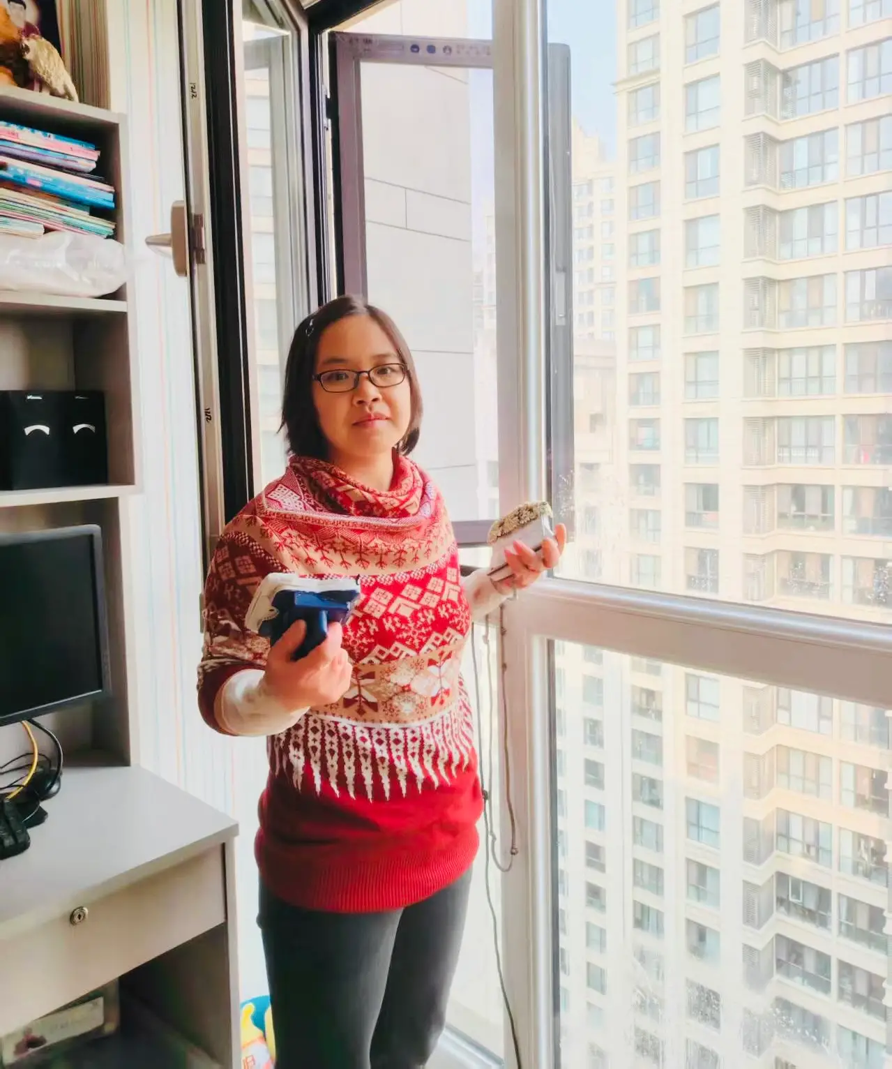 民生故事|37岁家政保洁员：50天擦亮上百户人家的窗