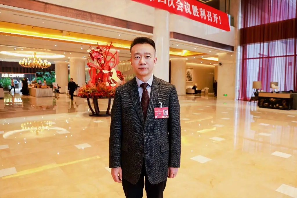 省人大代表石胜彬：加快发展医疗救护无人机体系，为危急重症患者开辟“空中生命通道”