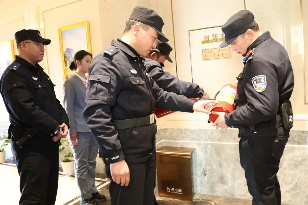 北票市公安局：春节我在岗 平安不打烊