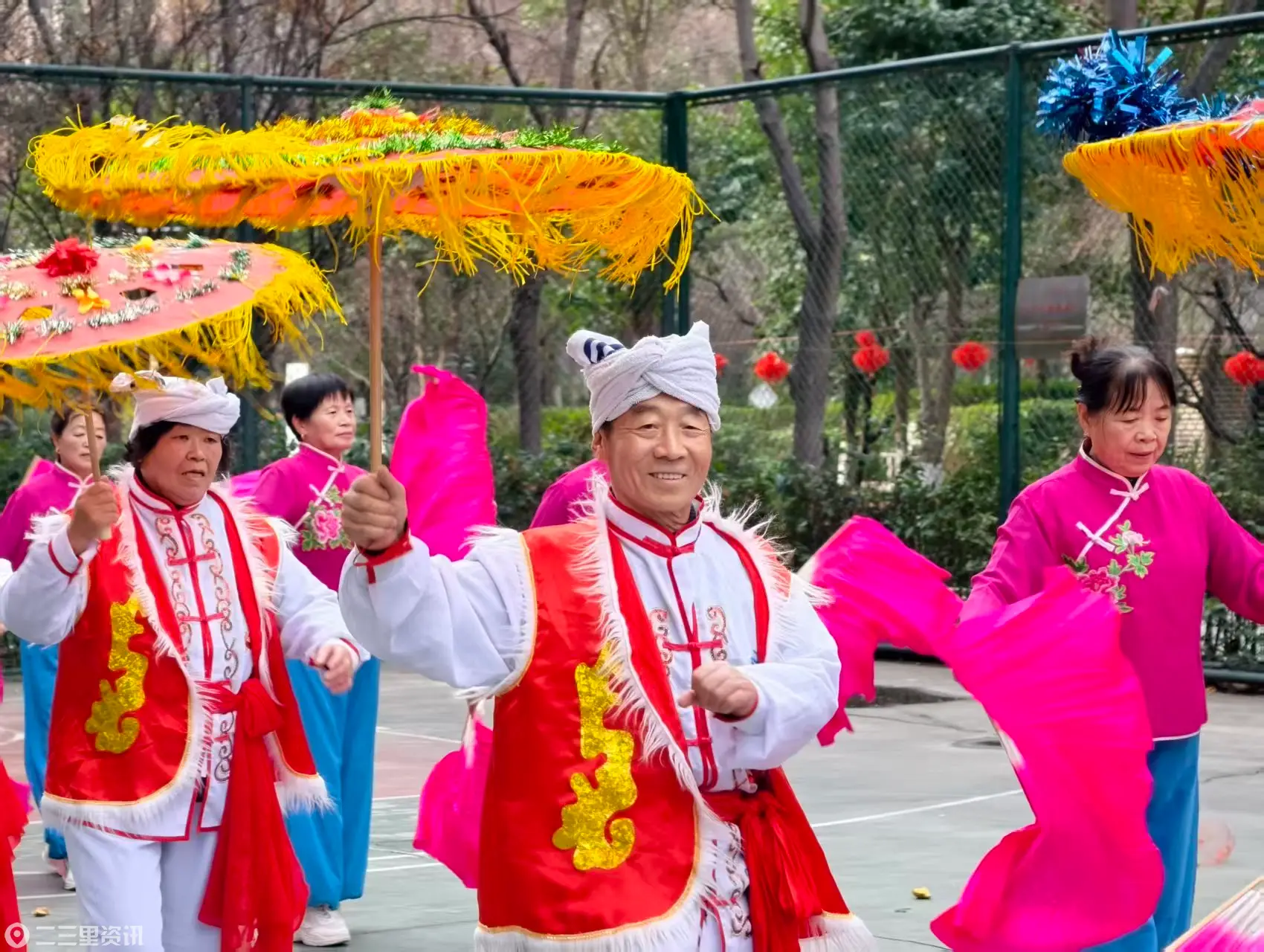 花灯映马年 邻里共团圆 秦都区陈杨寨街道浓情上演元宵节系列活动