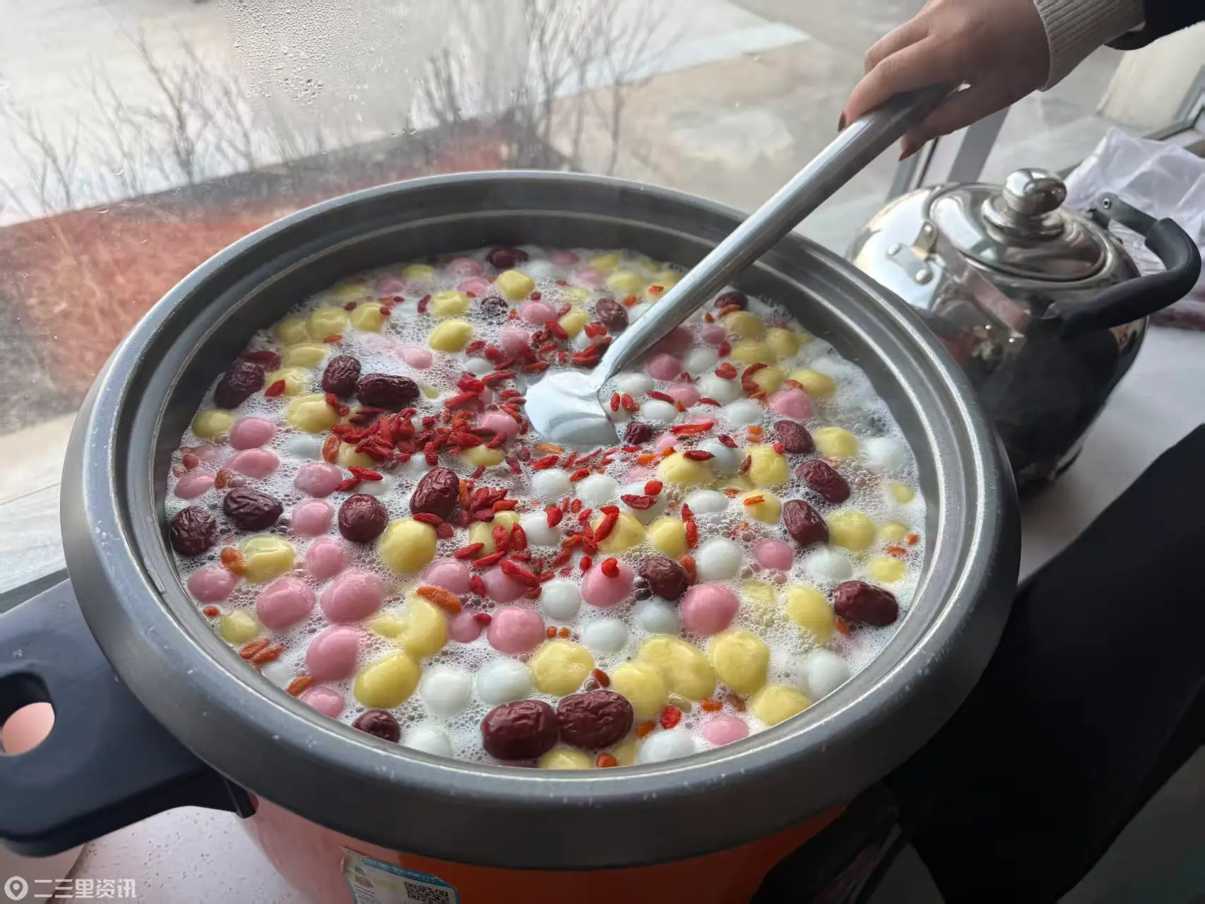 情暖东新闹元宵 邻里同心一家亲