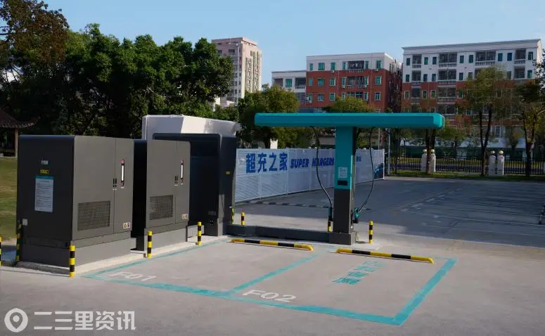 电动化上半场完美收官：比亚迪发布第二代刀片电池及闪充技术