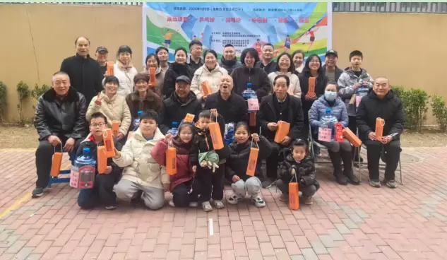 秦都区渭滨街道永昌路社区开展“邻里同乐 悦动春日”趣味运动会