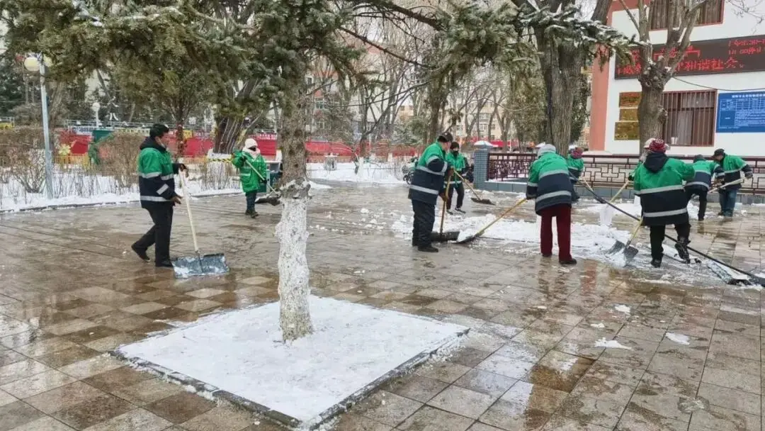 风雪护灯展，温情暖一线——朝阳环境集团源林绿化养护有限公司全力保障北塔灯会安全有序