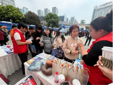 春风送暖护权益 平安健康伴您行——平安健康险重庆分公司积极参与2026年“3·15”金融消保宣传活动