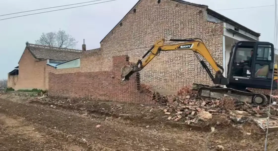 精准打击违建 严守耕地红线 ——礼泉县城关街道开展违法用地执法行动