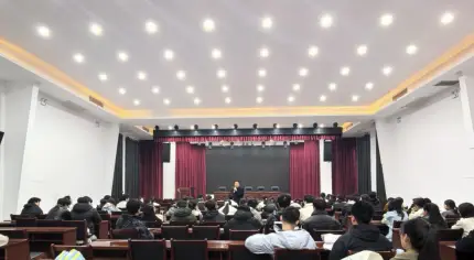 西安医学院召开附属二一五医院学生座谈交流会 