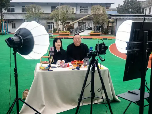 这场“3·15”直播很“枫桥” ——西乡农商银行开展“3·15”主题直播活动