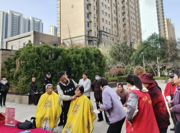 二月二龙抬头 义剪义诊暖民心 ——秦都区渭滨街道多社区联动开展便民服务活动