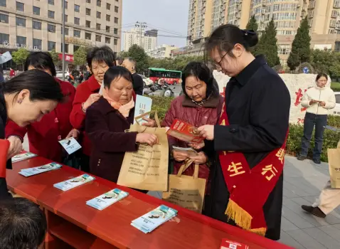 建行汉中城固县支行开展“3·15”金融 消费者权益保护教育宣传活动