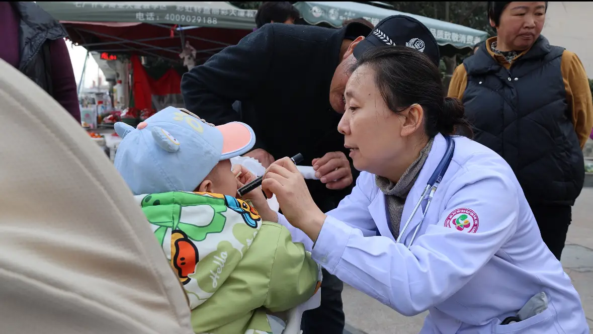 咸阳市妇幼保健院义诊活动暖人心