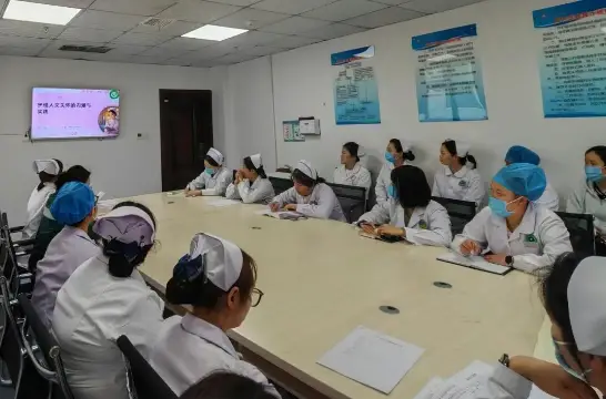 以心传心，温暖护理 | 兴平市人民医院护理人文学组开展人文关怀专项培训