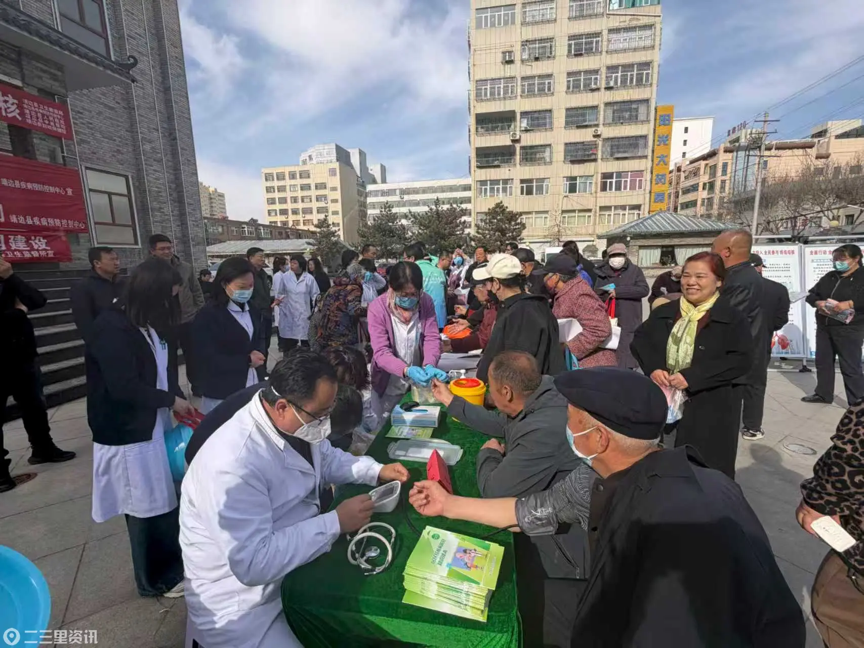 靖边: 筑牢群众健康防线