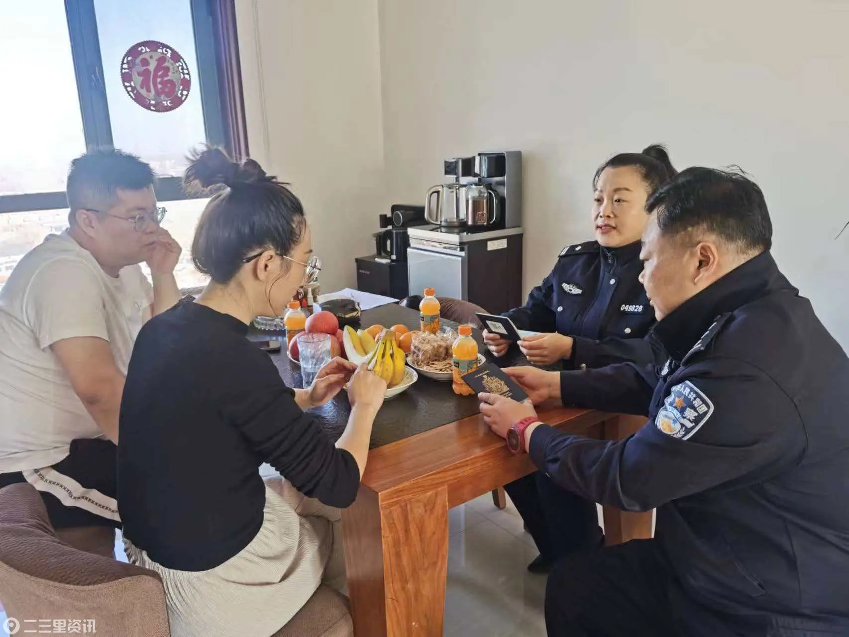 靖边公安：贴心走访送关怀