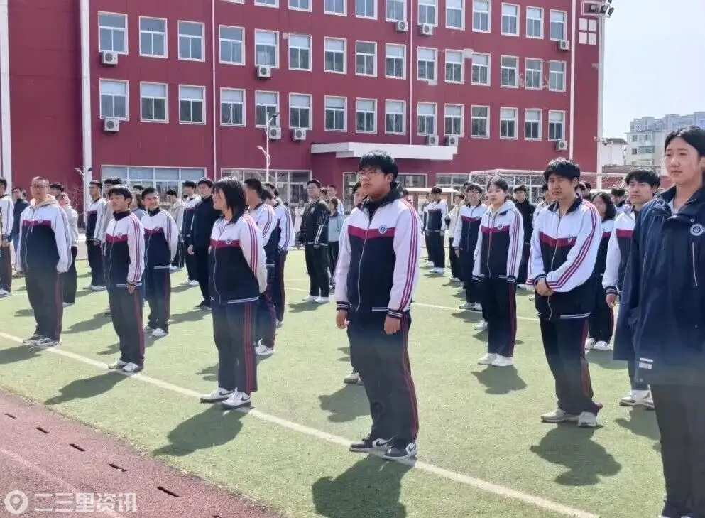 沈阳市电子技术学校：表彰催奋进，榜样砺初心