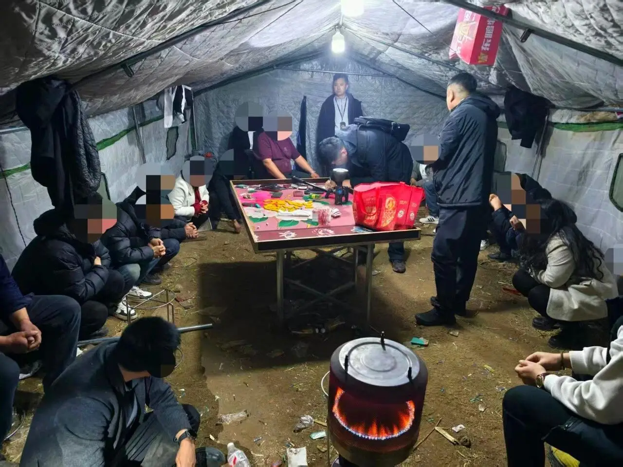 辽宁朝阳：喀左警方成功捣毁一“推牌九”赌博窝点