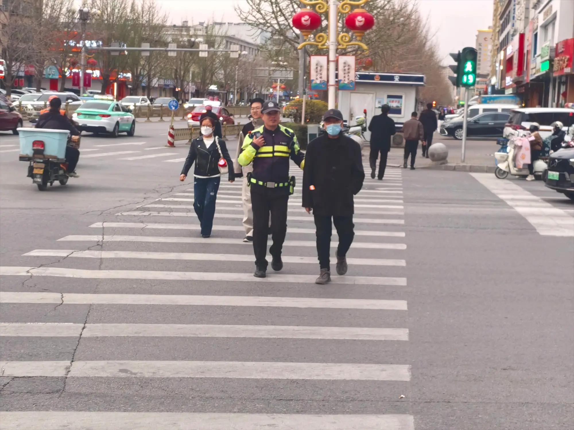 守护过街生命线！朝阳交警出实招管控斑马线前不礼让行为