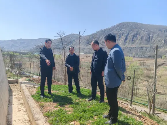 强化地灾防控 筑牢安全防线 ——咸阳市地环站赴长武检查指导地质灾害防治工作