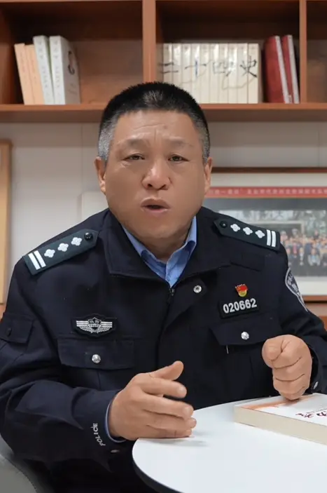 点赞！西安高新区休假交警“顺手”救人