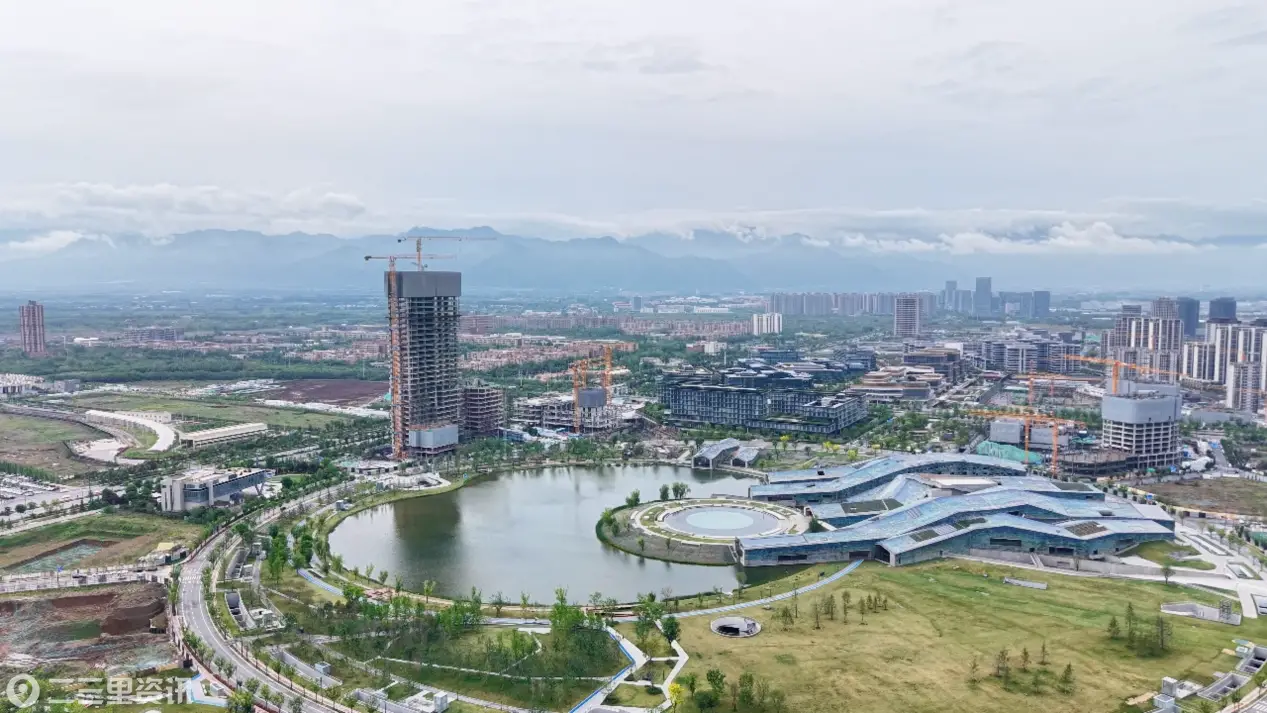 云横秦岭映新城 雨后高新三期风光如画