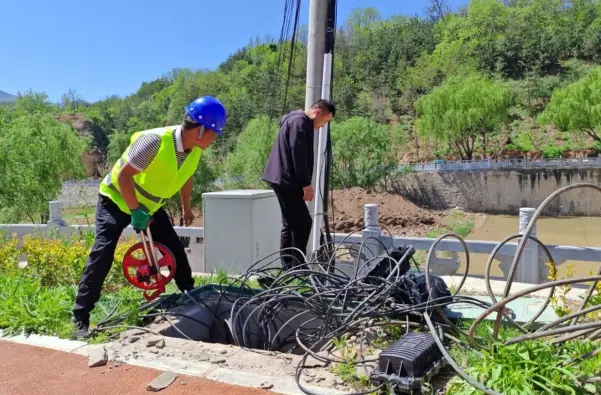 陕西移动淳化分公司高效实施光缆入地 为文明城市添砖加瓦