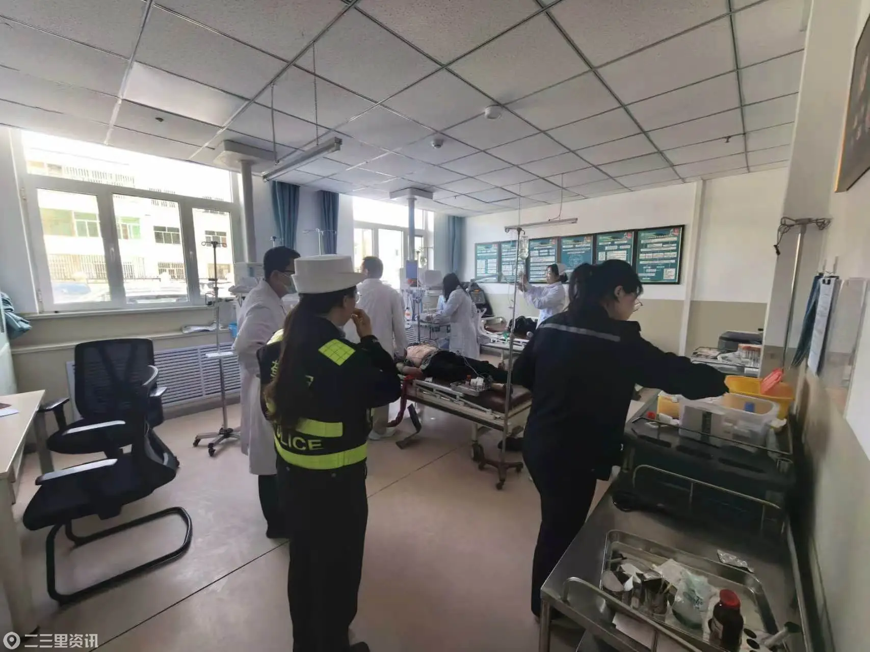 靖边交警:用行动护航平安