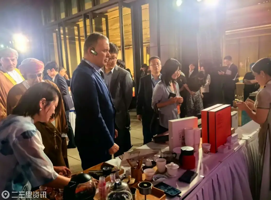 凭实力圈粉！茯茶飘香“市长对话”现场