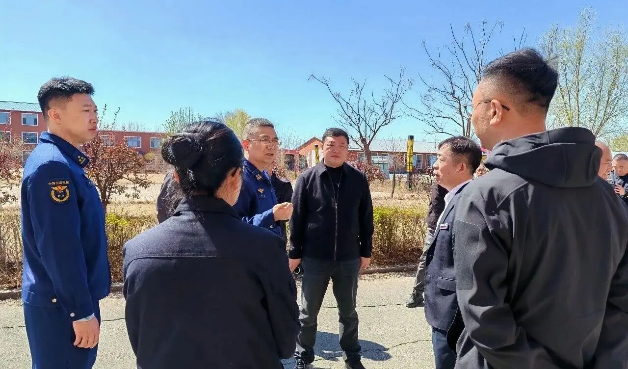 筑牢安全防线 护航假日出行