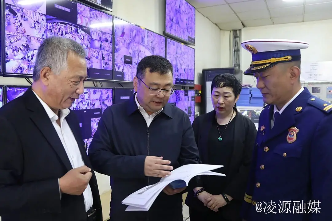 凌源市委副书记、代市长于雪曦调研督导假期市场保供和安全生产等重点工作