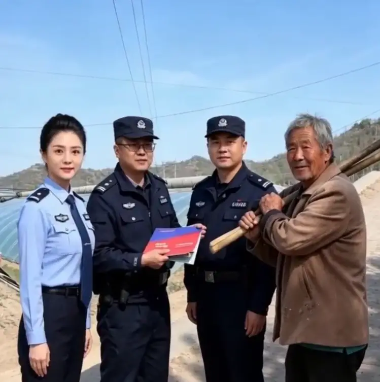 节日我在岗|五一跟着甘泉公安 解锁限定“警”色
