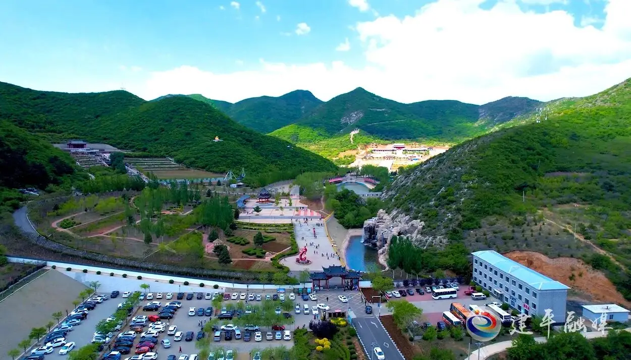乐享“五一”假期 建平天秀山森林公园旅游热度高涨