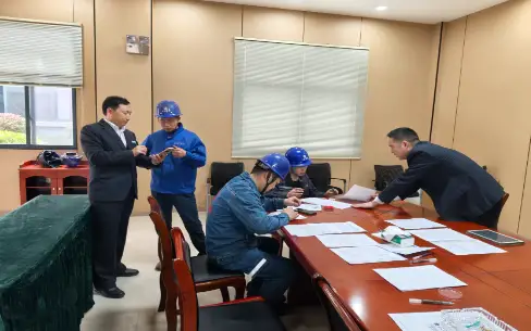 西乡农商银行：把服务送到车间，确保“开工”“发薪”两不误
