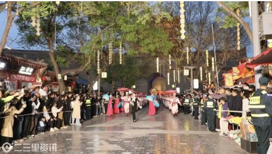 三弦唱响黄土情，灯火点亮古城韵 ——榆阳“五一”非遗活动精彩纷呈