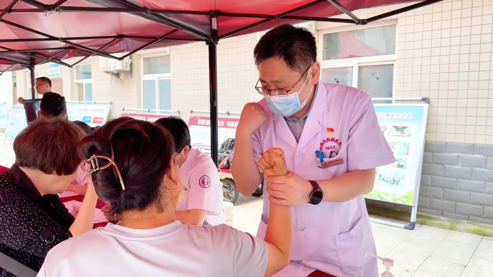 医联体协作惠民生｜渭南市骨科医院联合陕西省中医医院开展对口支援联合义诊