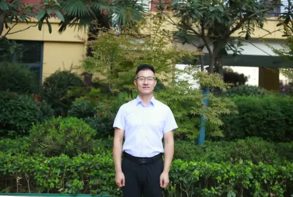 【老班的故事】——记咸阳高新一中二十八载初心不改的尚老师