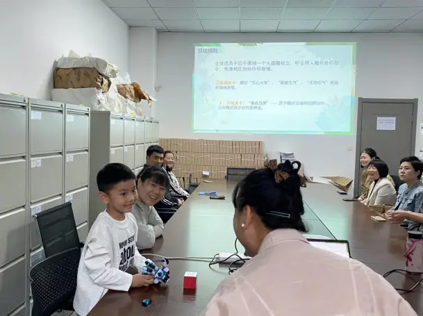 秦都区渭滨街道锦馨社区举办亲子心理健康专题辅导活动