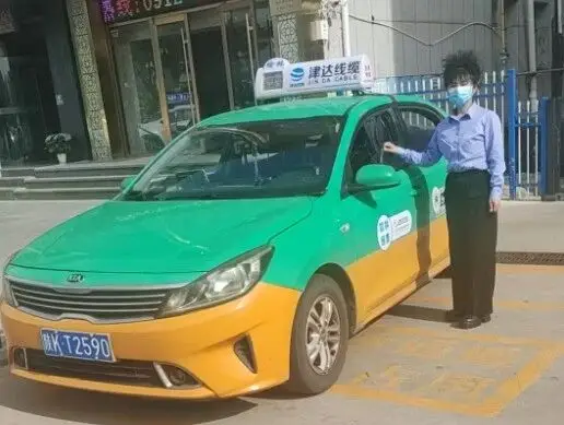 践行雷锋精神 传递行业温暖|恒泰出租司机李秀兰紧急救助病患暖人心