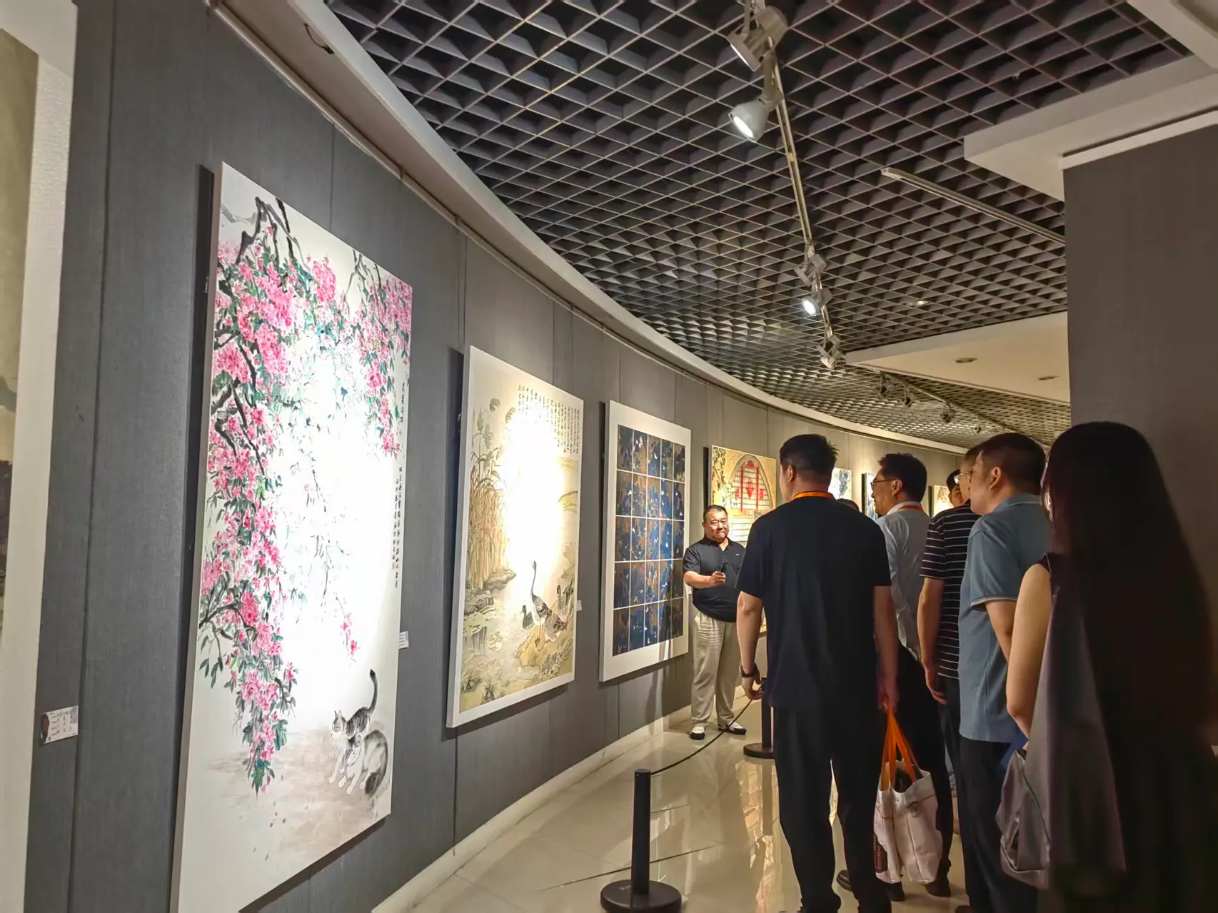 笔墨绘大河 青春致祖国
西安交大城市学院艺术学院“黄河情”毕业作品展开幕
