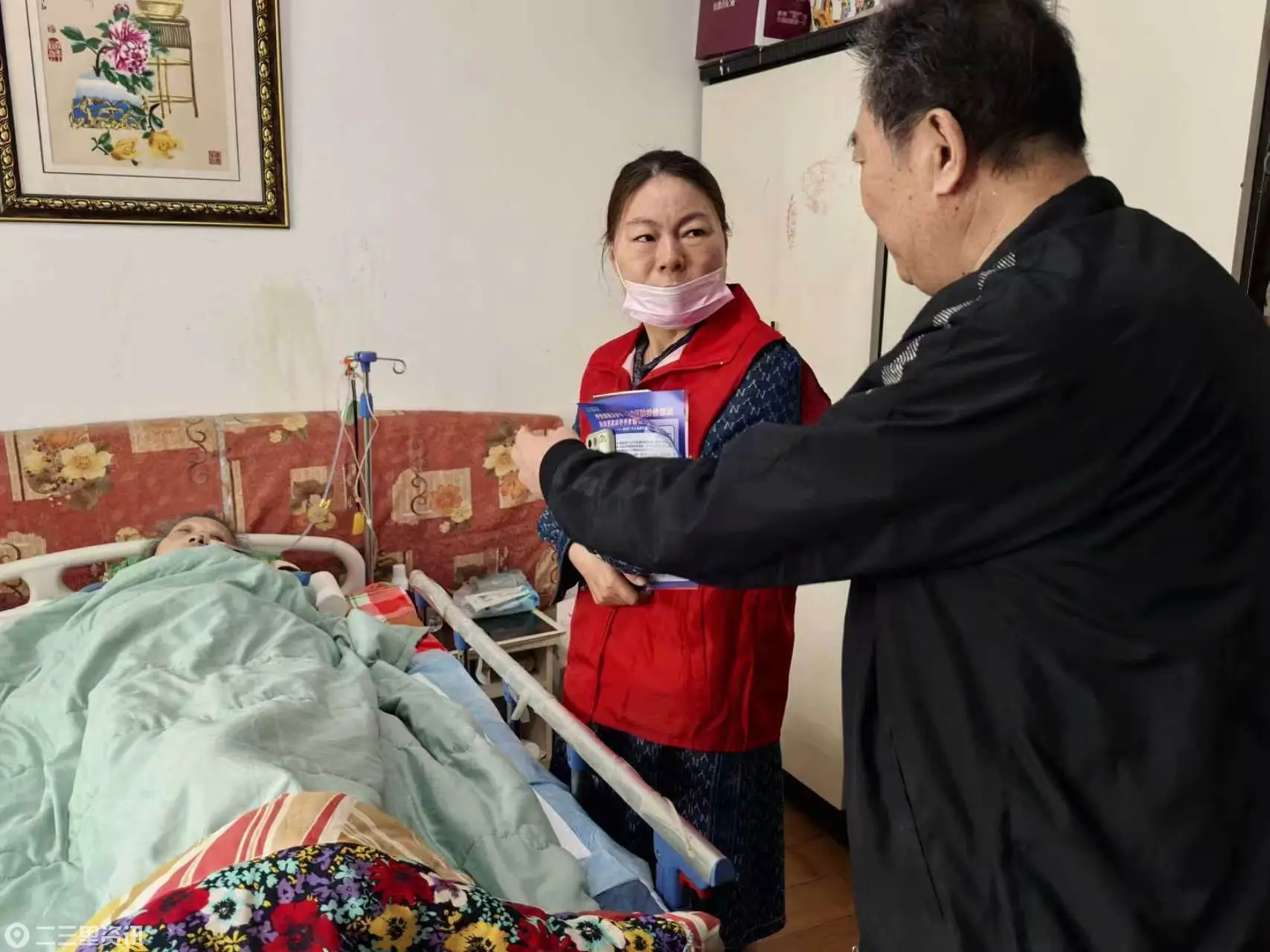 渭城区文汇路街道：情暖独居老人 关爱传递温情