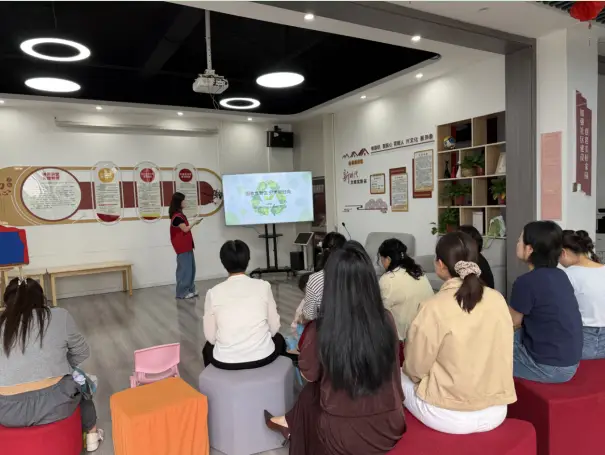 秦都区渭滨街道永昌路社区开展“回收焕新生 分类新时尚”主题垃圾分类宣讲活动