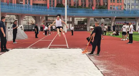 山村小学校：跑出“健康第一”加速度——略阳县乐素河初级中学积极践行“健康第一”理念侧记 