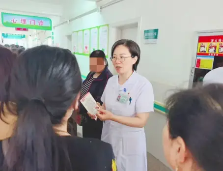 汉中市人民医院多学科专家团队走进七里中心卫生院开展“两癌筛查”公益活动