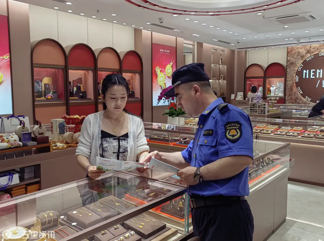 践行低碳环保 点亮绿色商圈 西安高新区垃圾分类宣传周活动走进高新万达广场